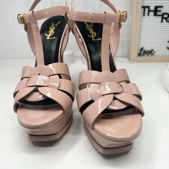 Yves Saint Laurent - Picture 6 of 10